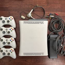 Xbox 360 250 GB HDD FFXIII edition with 4 controllers and 10 games
