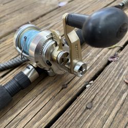 Accurate Boss Fury 400 Silver/Gold on Okuma Sarasota 30-50lb Rod
