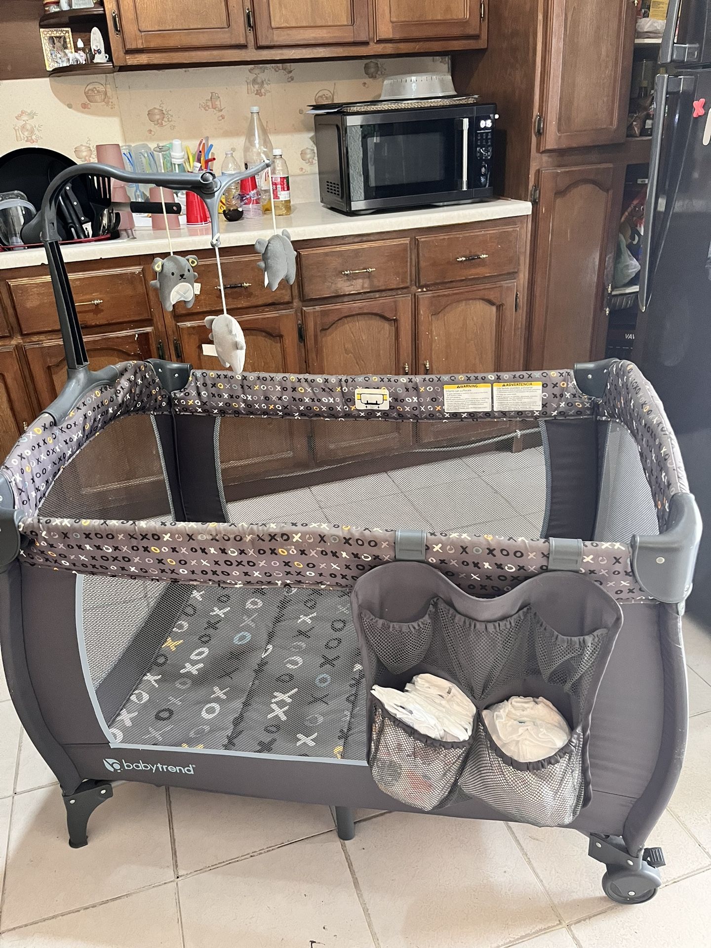 Baby Trend Travel Crib and Play 