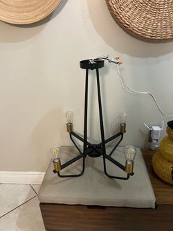 New 4 Light Black and Gold Modern Chandelier, 💡 Included