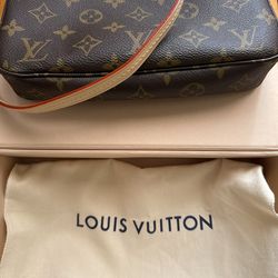 Authentic Louis Vuitton  Pochette Accessories Monogram