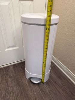 Munchkin Step Diaper Pail