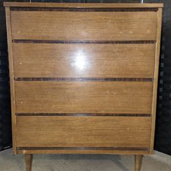 Vintage Bassett Furniture Industries Four Drawer Dresser