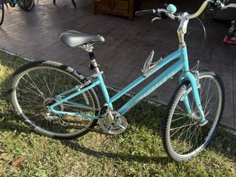 Specialized Crossroads Sport Women’s Bike