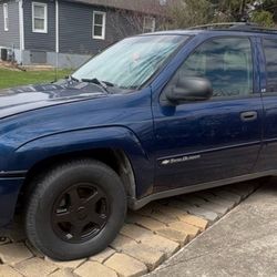 Trail blazer Clean no lights non smoker