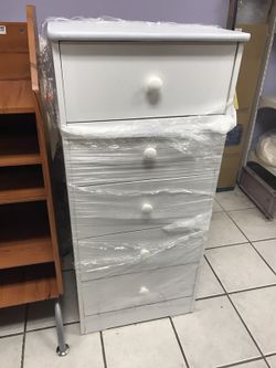 5 Drawer White Chest of Drawers. Brand new!