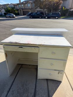 “FREE” WHITE DESK/ CHAIR/ WHEELCHAIR