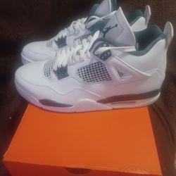 Jordan 4 oxidized green size 10.5