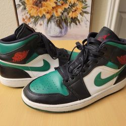 2019 Air Jordan 1 Mid Pine Green Size 9.5