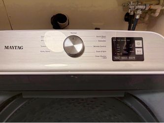 Nearly new Maytag Washer high capacity (4.8 cf)