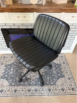 Black Criss Cross Office Chair w/Wheels