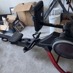 Rowing Machine- Excellent Condition 