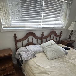 Bedroom Set King Size Bed , Dresser & 2 Nightstands