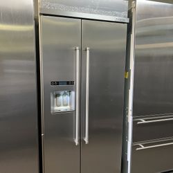 Kitchen Aid 36”Wide Built In Stainless Steel Side By Side Refrigerator 