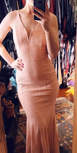 Gorgeous dress! sexy peach embroidered mermaid gown