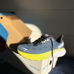 HOKA Arahi 6 Men’s Running Shoes