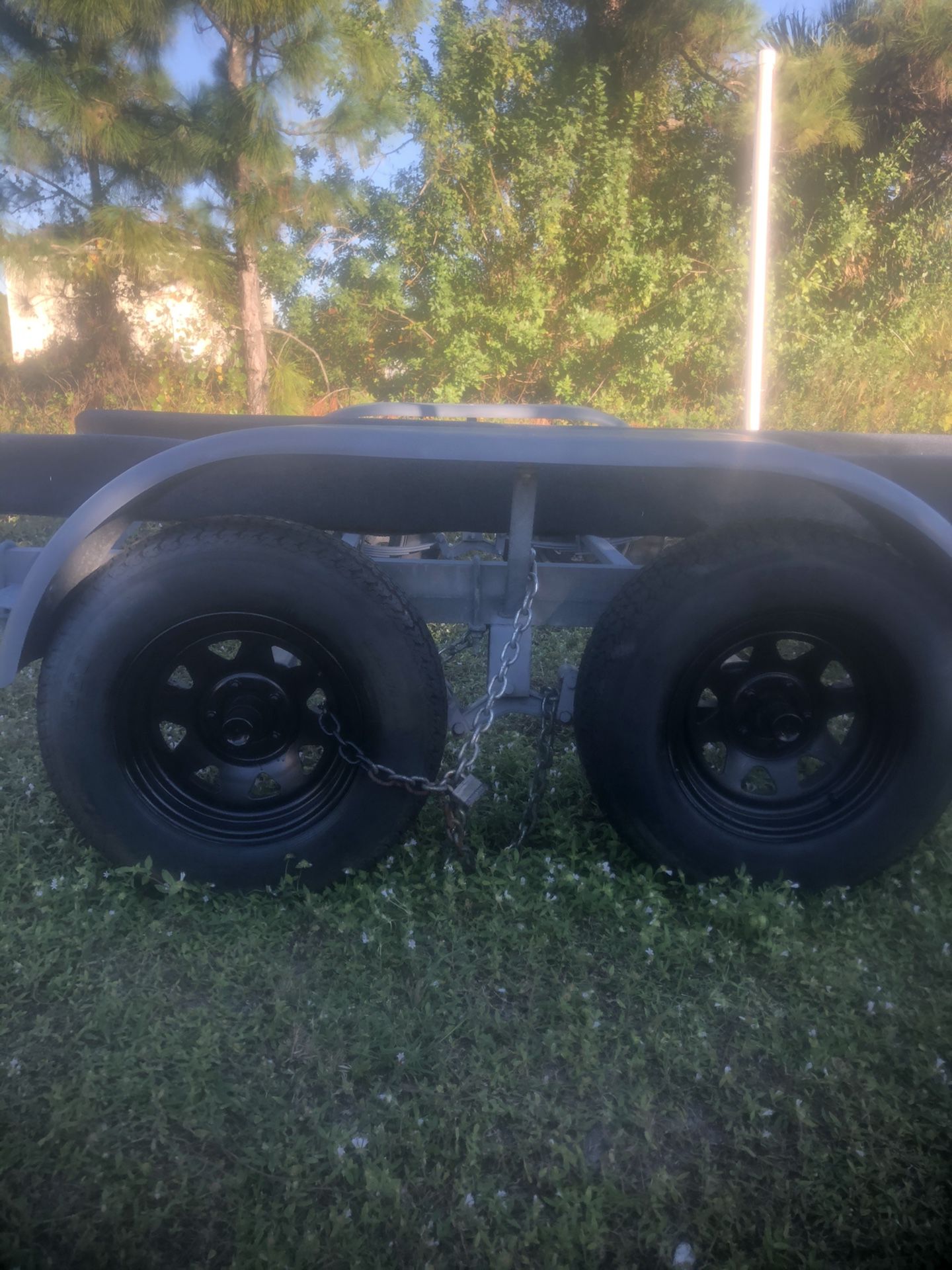 Trailer magic 98 Fron 20 to 24 feet used trailer new tires and good condition 1,350 $