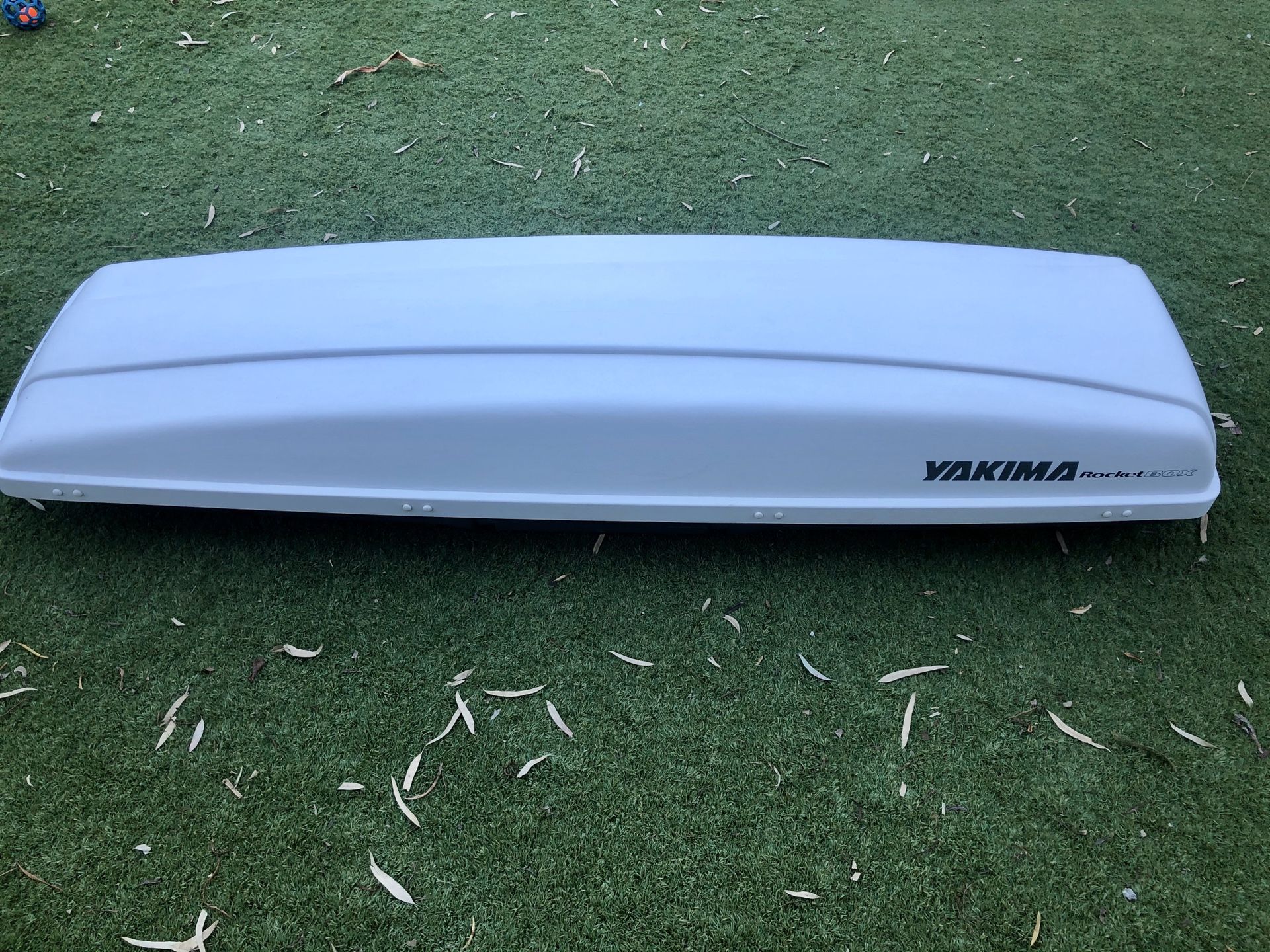 Yakima RocketBox 16 white rooftop cargo box like Thule for Sale