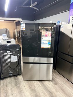 🔥SAMSUNG BESPOKE 29 CUBIC FT. FAMILY HUB REFRIGERATOR WITH BEVERAGE CENTER AND ICE MAKER🔥