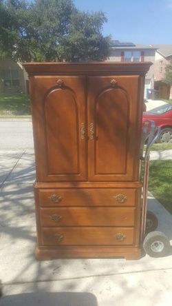 Entertainment center with drawers
