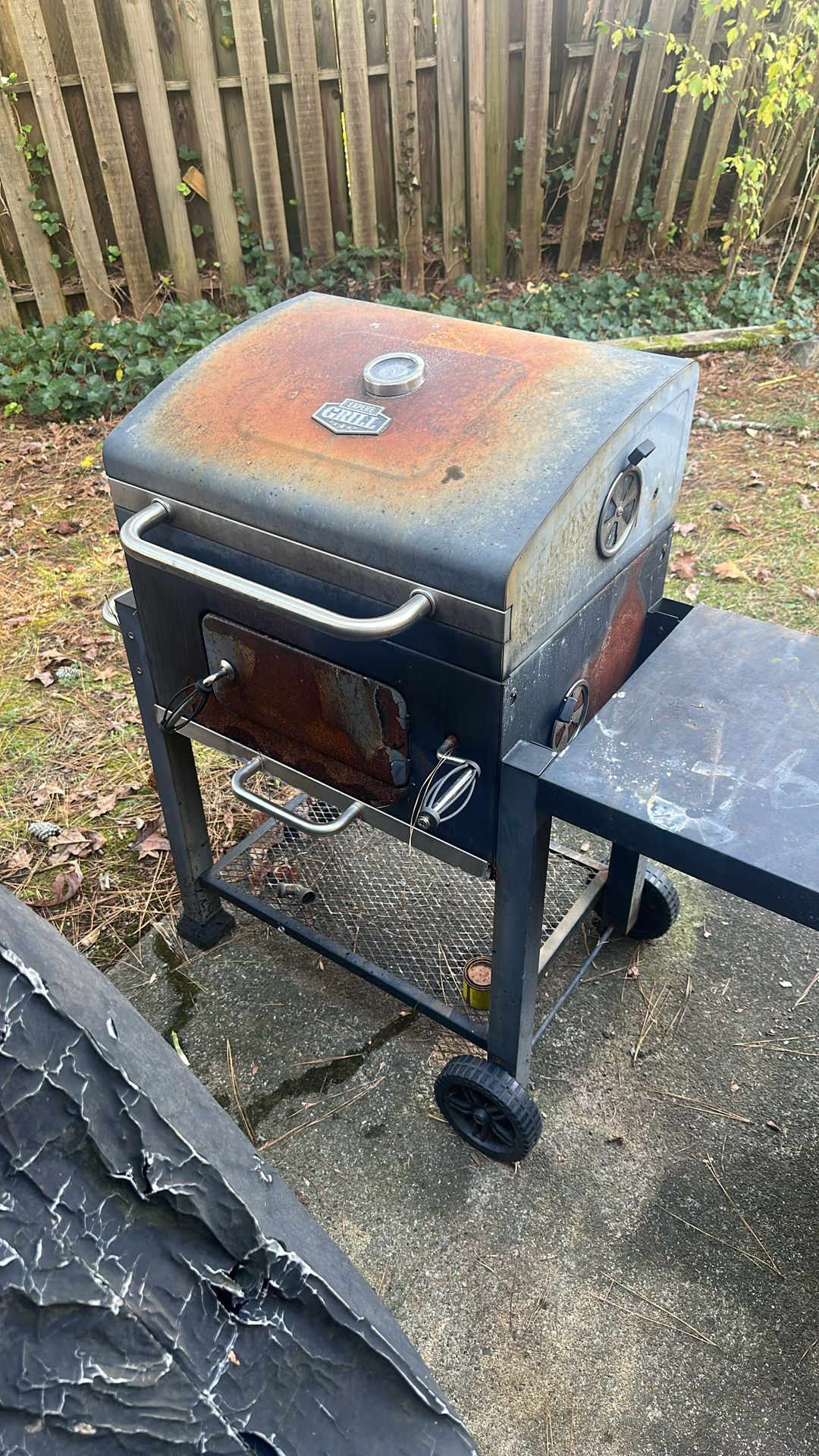 Expert Grill Charcoal Bbq W/ Adjustable Height 