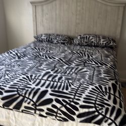 Queen bed with mattress