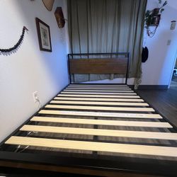 Bed frame (Queen)