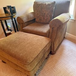 Clubroom Stationary Fabric Chair and Ottoman made by Bassett Furniture