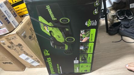 Greenworks 24V 13" Cordless Push Lawn Mower