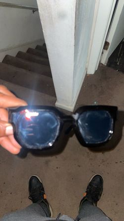 Off-white shades