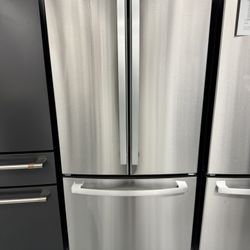 33 Inches Wide Refrigerator With Water And Ice