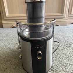 Toya Juicin’ Juice Extractor