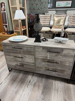 Dresser