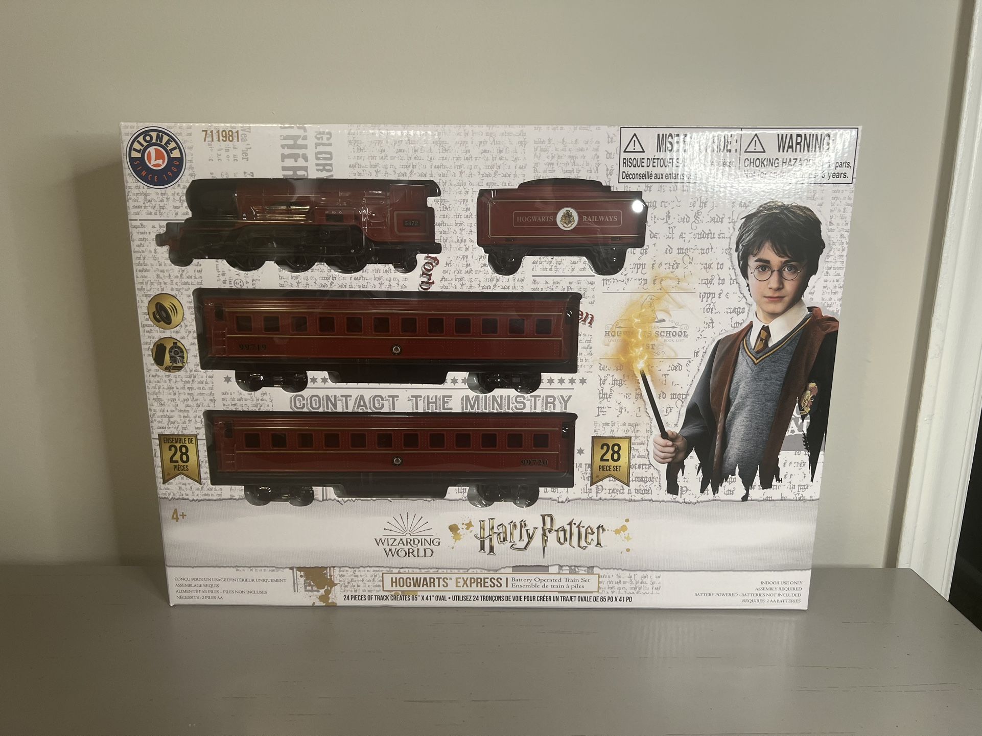 Harry Potter Hogwarts Express I Train Set (28 Pcs, Battery Operated)