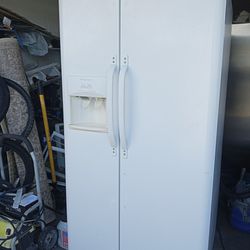 Refrigerator Frigidaire Side By Side 