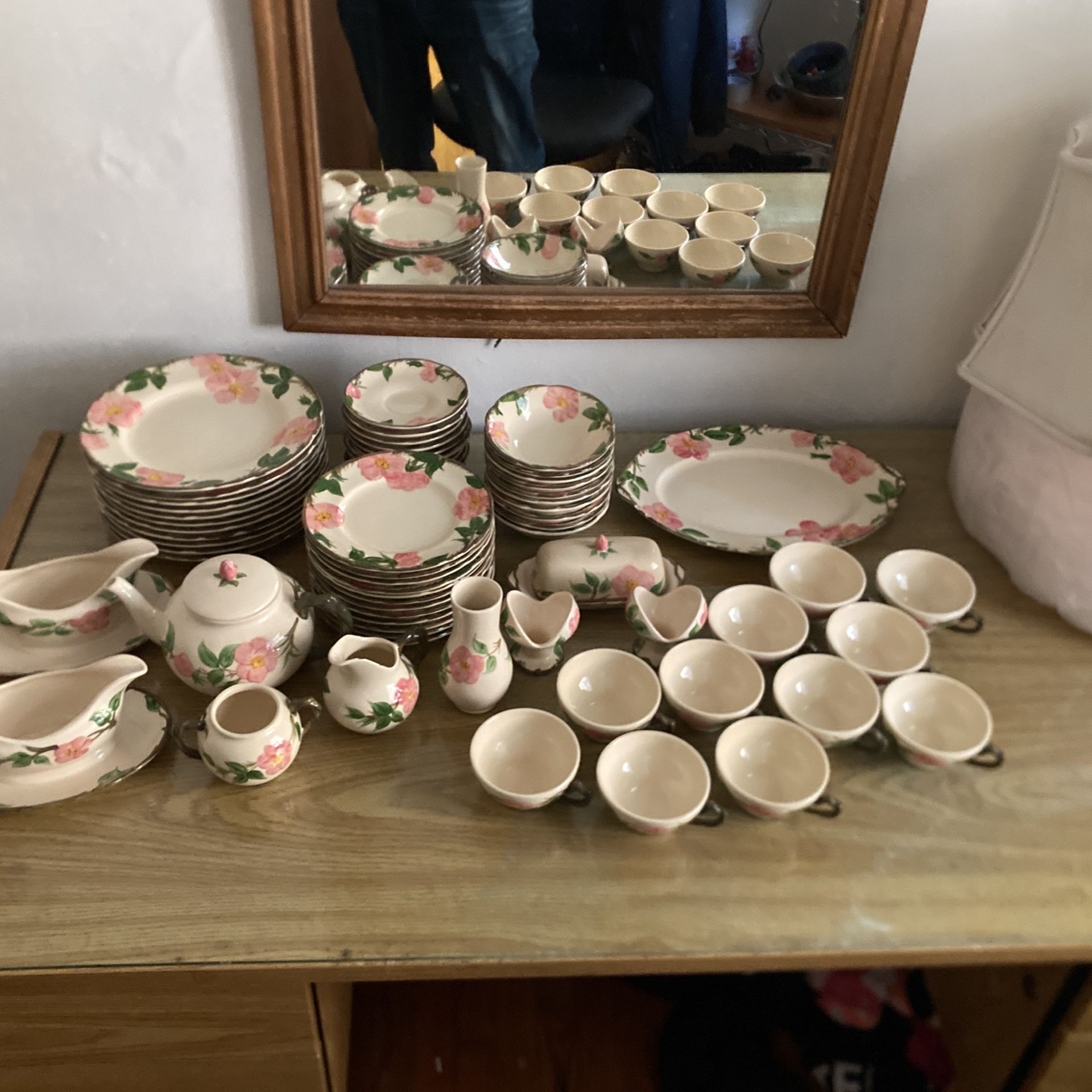 68 Piece Vintage Franciscan Ware “DESERT ROSE” Dinnerware Dish Set Made In USA & ENGLAND