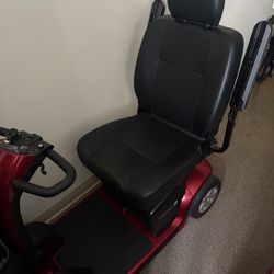 Pride Mobility Victory 10 4-Wheel Scooter 20x20