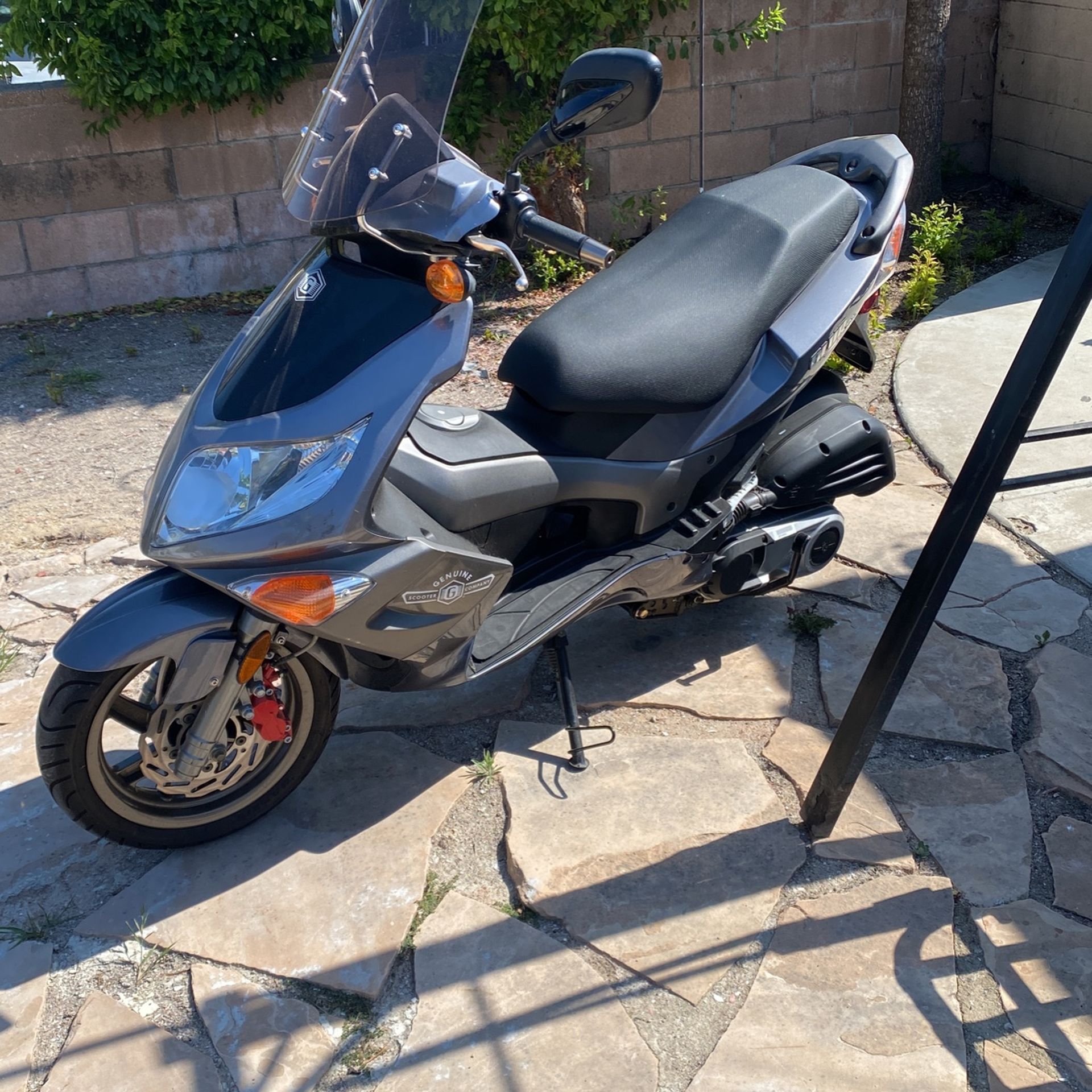 Genuine Scooter Co. Blur SS0i