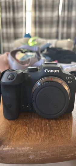 Canon eos r7 body