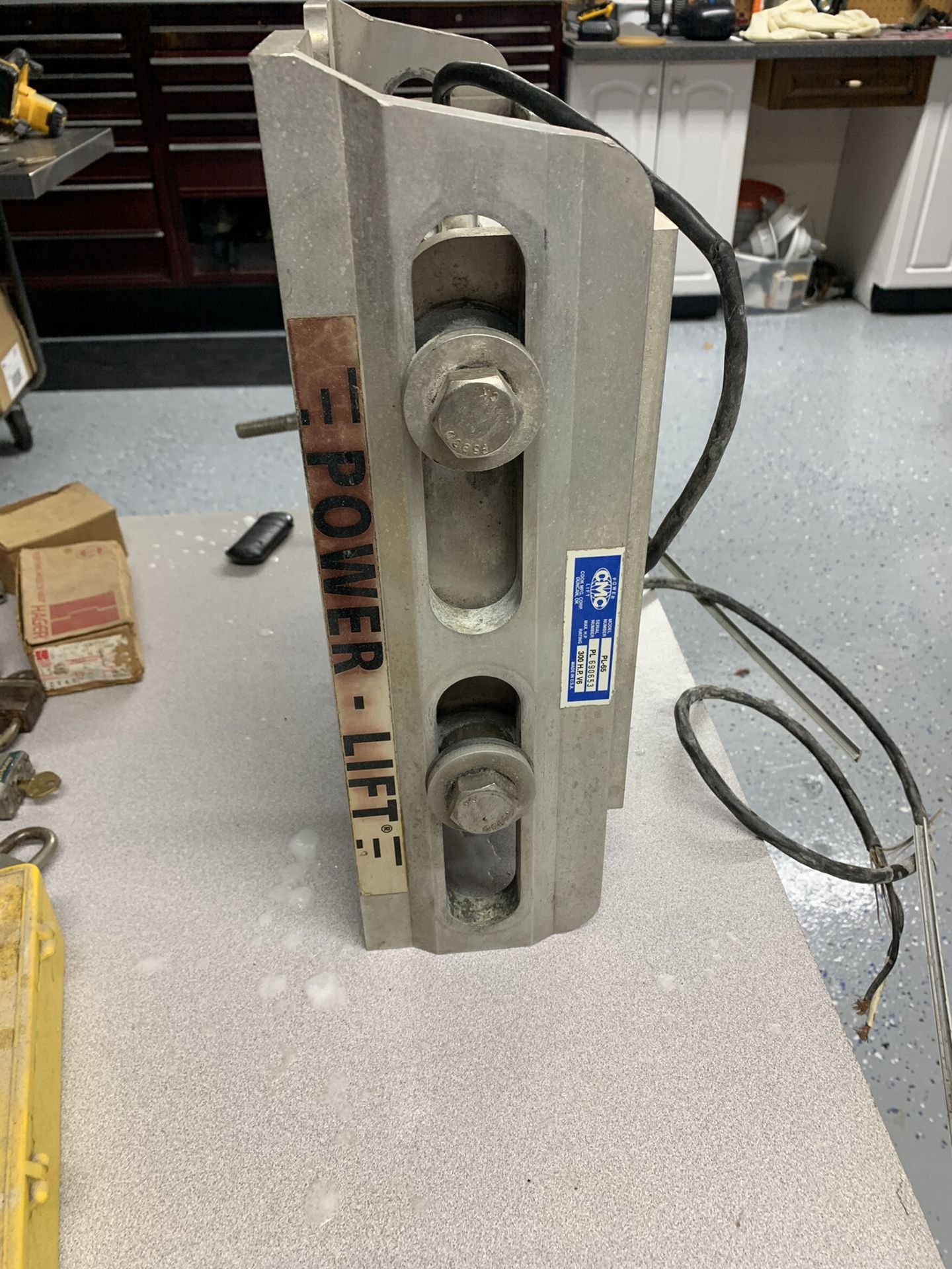 Electric jack plate
