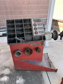 WHEEL BALANCER