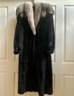 50” Long FINEST Real Canada Black Mahogany Ranch Female Mink Whole Pelts Fully Let Out & Silver Fox Fur Coat Size Sz M 6 8 10 ECU  Like New