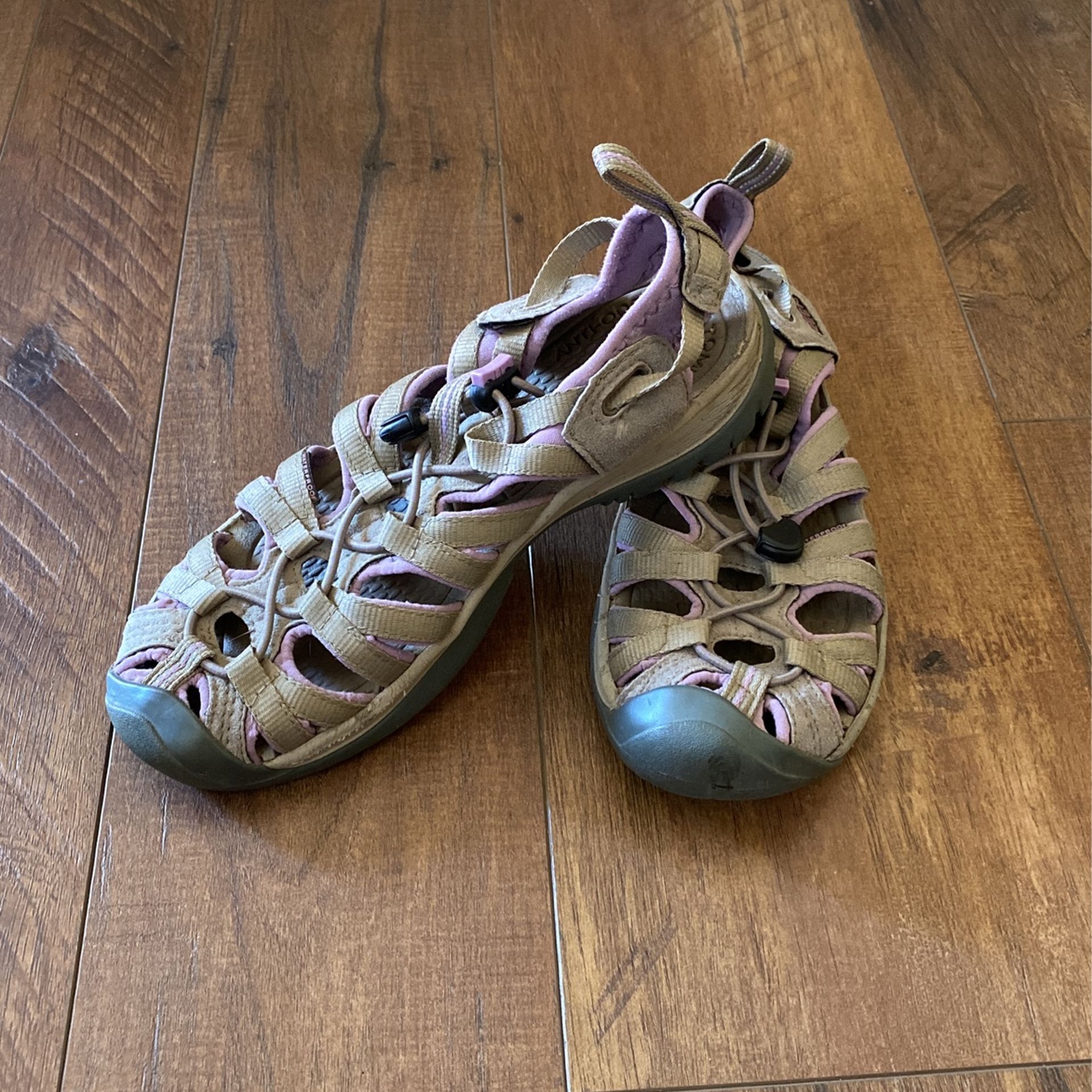 Keen Hiking Sandals 7.5