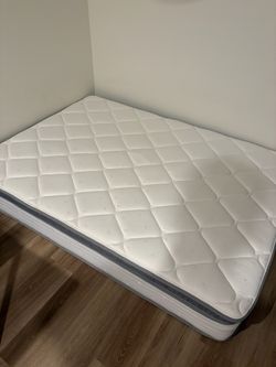 Full Size Novilla Mattress 10” – Very Clean + Free Waterproof Protector