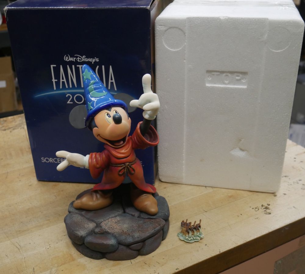 Disney Fantasia 2000 Markrita Pin Box Statue Figurine Sorcerer's Apprentice new. with original box box was open to take pictures. 