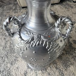 Clay base for decoration, silver color (*H25" D14x14*)