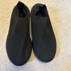 New women lightweight sneakers size 6.5