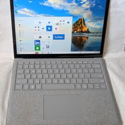 Very Nice Silver MICROSOFT SURFACE LAPTOP 2 TOUCHSCREEN 128GB PENTIUM i5 - Queens Pick Up -