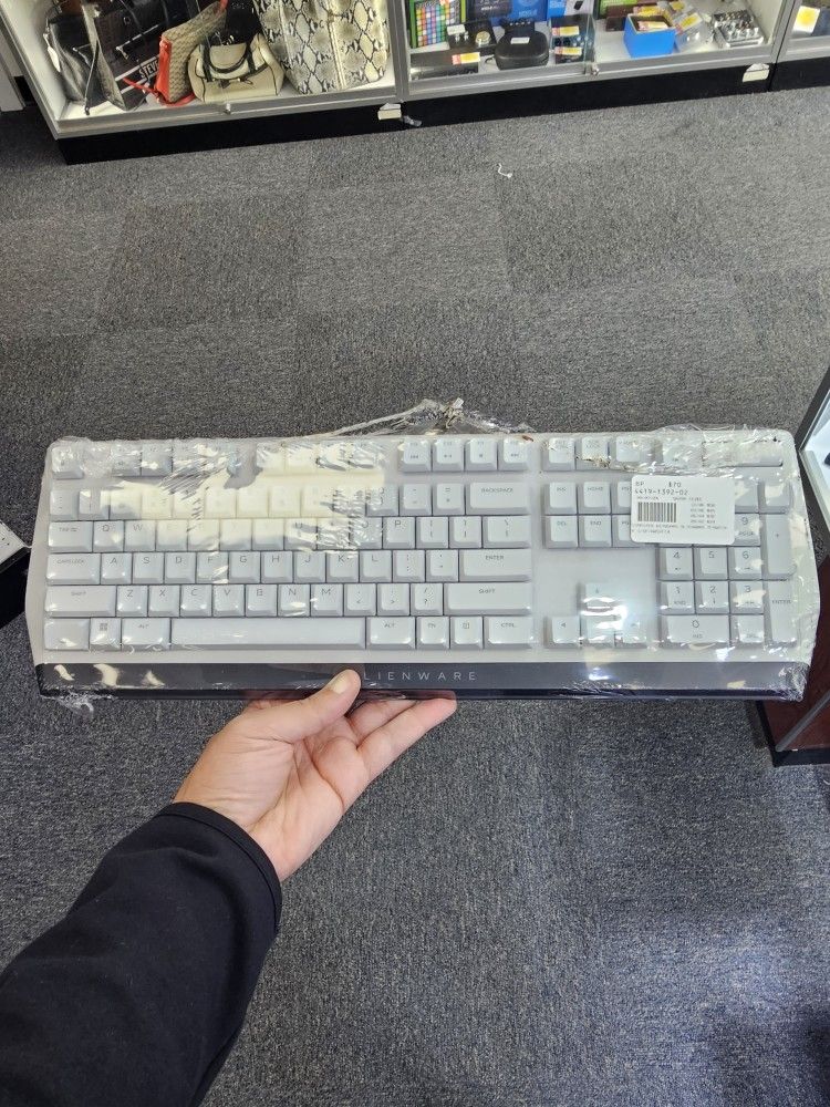 Alienware Gaming Keyboard. AW510K. ASK FOR RYAN. #4(contact info removed)-02