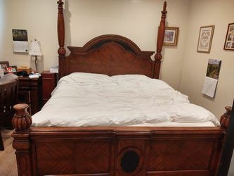 . King size headboard and footbord with box spring and rails